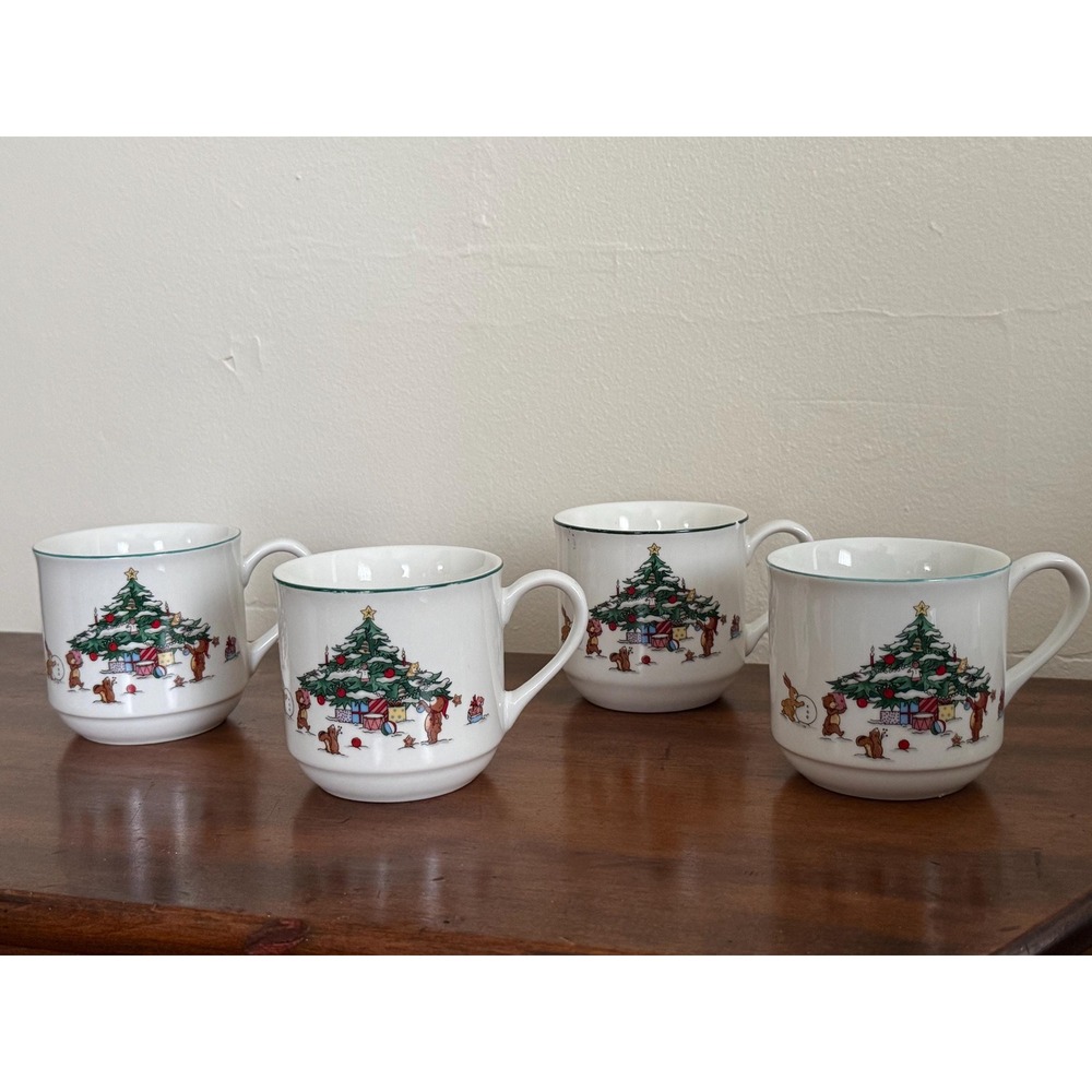 Vintage Whimsical Christmas by The Salem China Company 4 Ceramic Coffee Mugs box